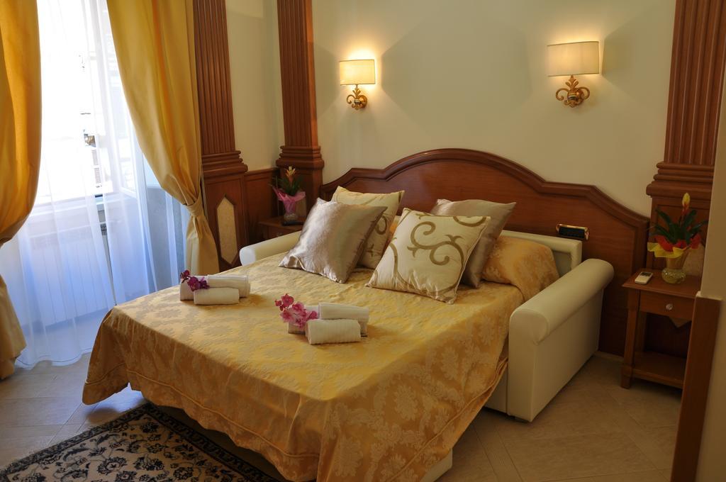 Rome Imperial Crown Apartman Szoba fotó