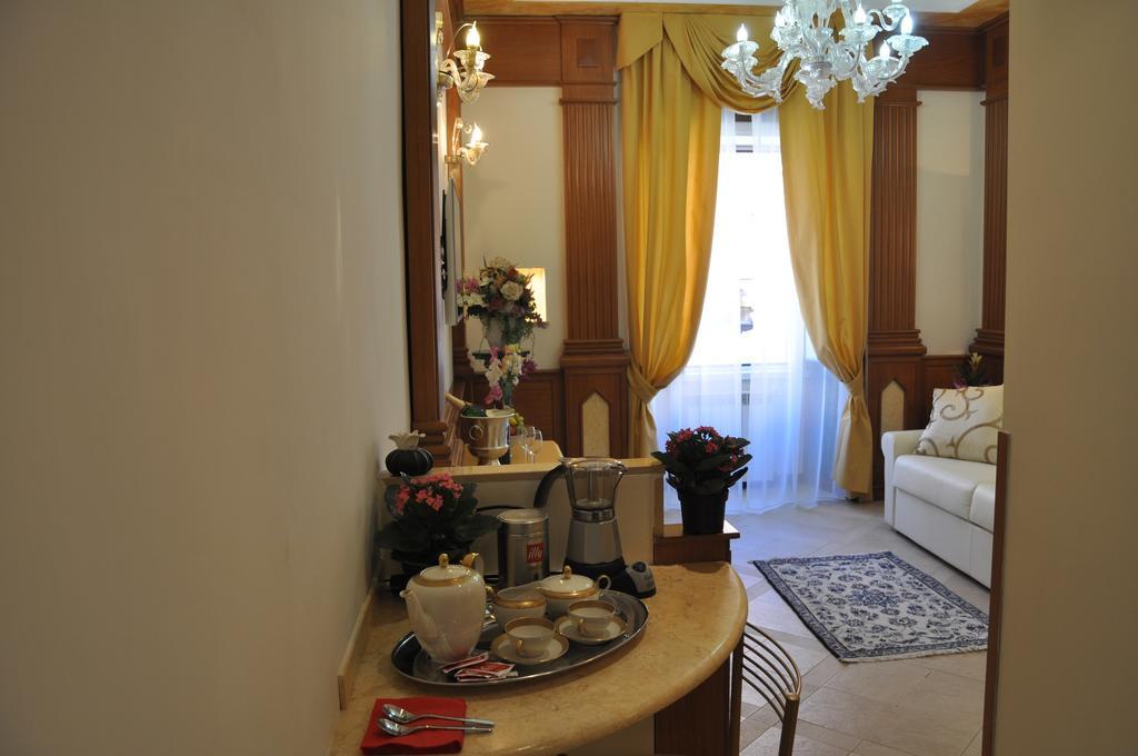 Rome Imperial Crown Apartman Szoba fotó